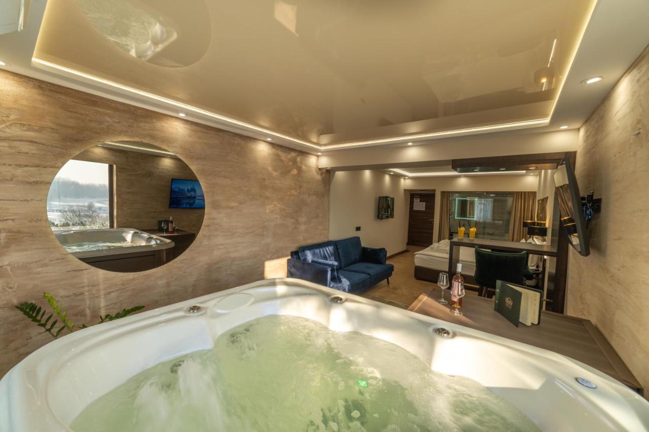 Hotel Spa Grad Kovin エクステリア 写真